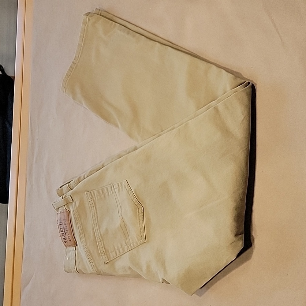 Levi's Signature Gold Size 30x30 Athletic Fit Khaki Colored Jeans, NWOT